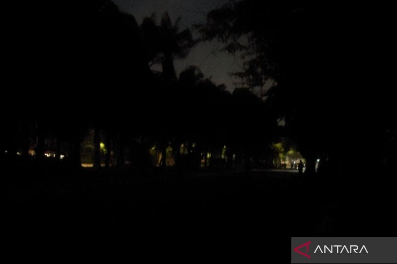 Jalan Mako Brimob Kwitang Gelap, Bentrokan Berlanjut hingga Sabtu Malam