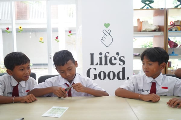 LG Ajak Siswa SD Menjadi Pahlawan Hadapi Sampah Elektronik