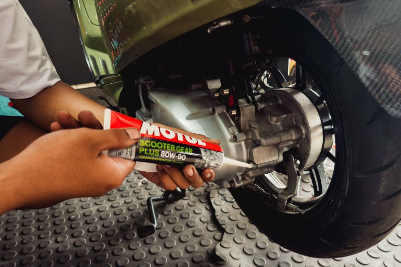 Motul Ajak Pengguna Motor Lakukan Perawatan Kendaraan Menyeluruh