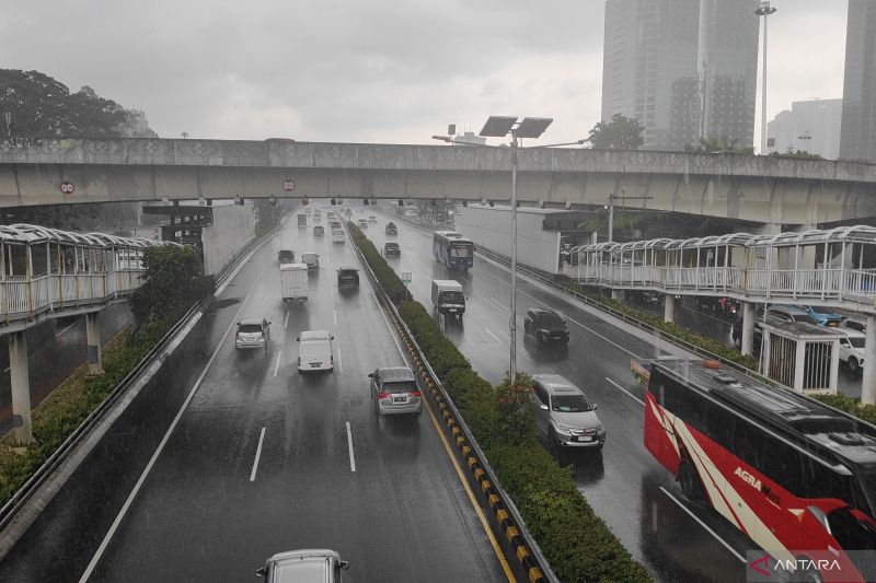 Cuaca Jakarta Sabtu Diprediksi Hujan Ringan Pagi dan Siang